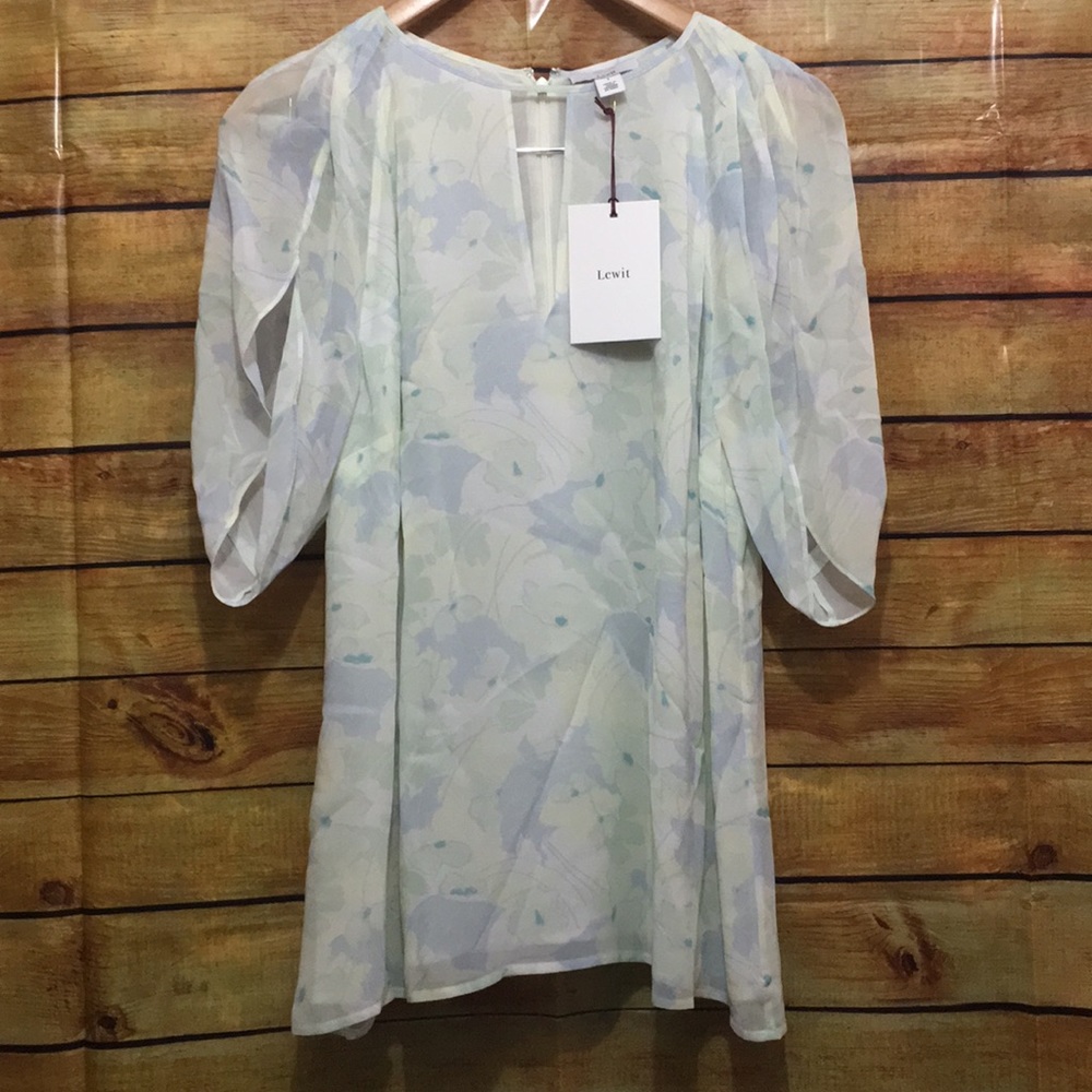 Lewit top  size 1 NWT
